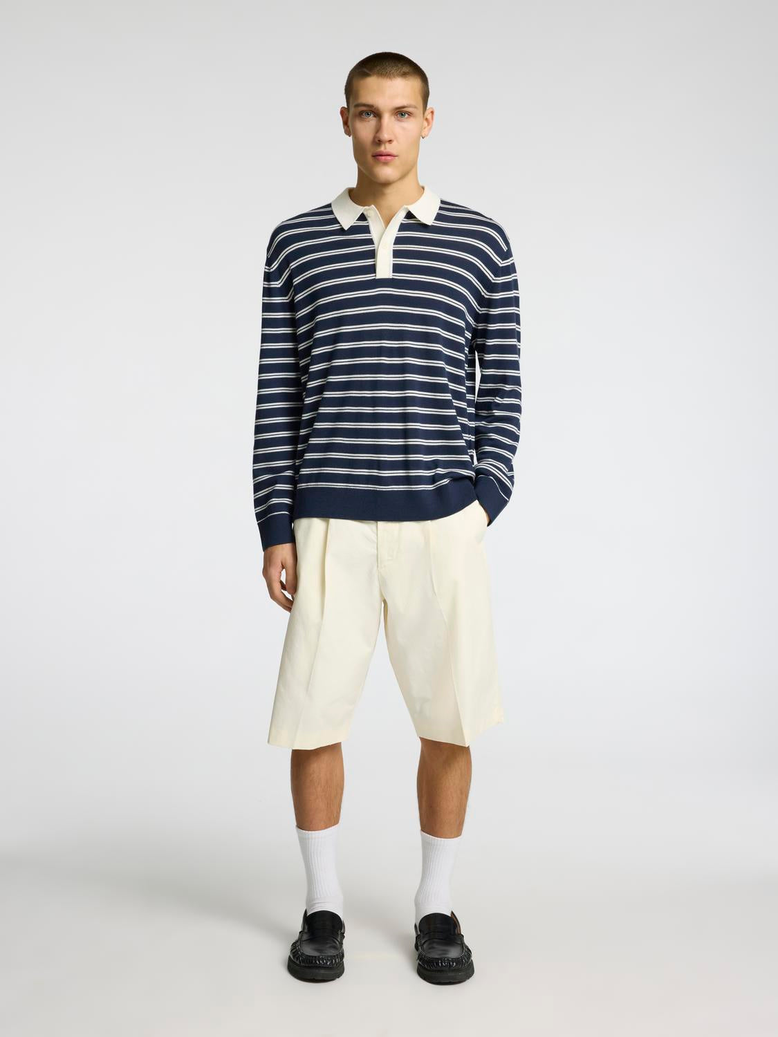 model_shot-front_full